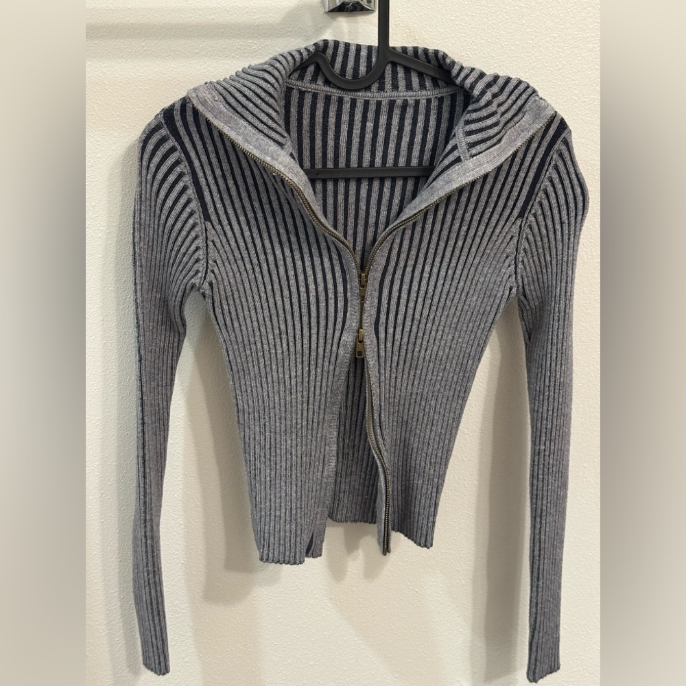 Gray Ribbed Women's Sweater with zipper